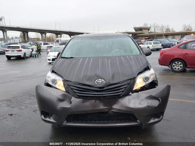 Aukcja sprzedaży 2012 Toyota Sienna Le, vin: 5TDKK3DCXCS230588, numer aukcji: 40038077