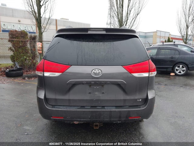 Aukcja sprzedaży 2012 Toyota Sienna Le, vin: 5TDKK3DCXCS230588, numer aukcji: 40038077