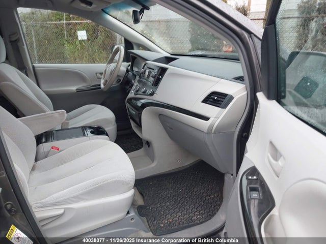Aukcja sprzedaży 2012 Toyota Sienna Le, vin: 5TDKK3DCXCS230588, numer aukcji: 40038077