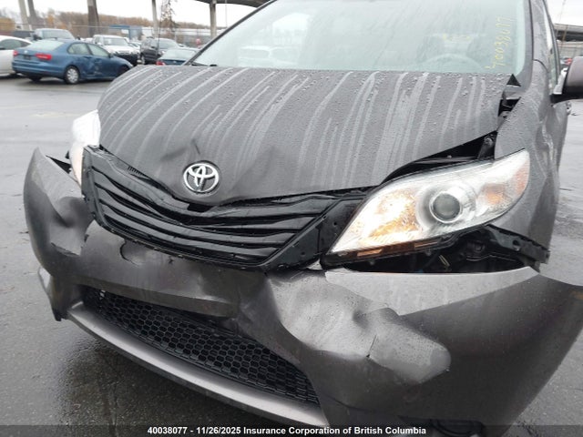 Aukcja sprzedaży 2012 Toyota Sienna Le, vin: 5TDKK3DCXCS230588, numer aukcji: 40038077