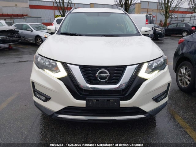 Продаж на аукціоні авто 2018 Nissan Rogue, vin: 5N1AT2MV6JC738233, номер лоту: 40038252