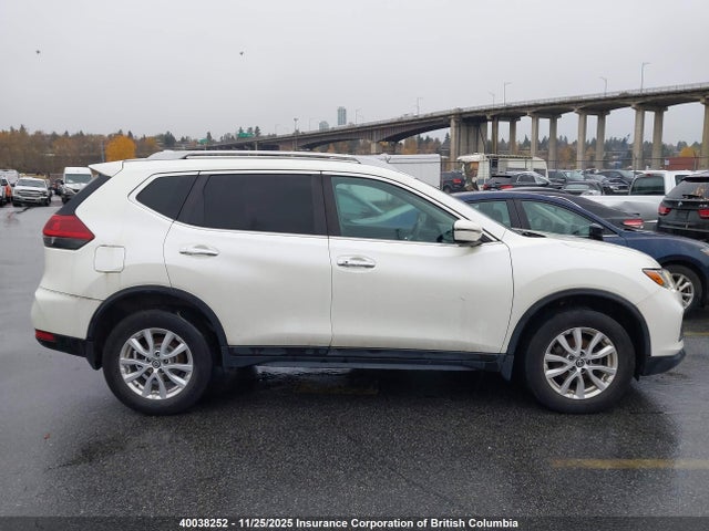 Продаж на аукціоні авто 2018 Nissan Rogue, vin: 5N1AT2MV6JC738233, номер лоту: 40038252