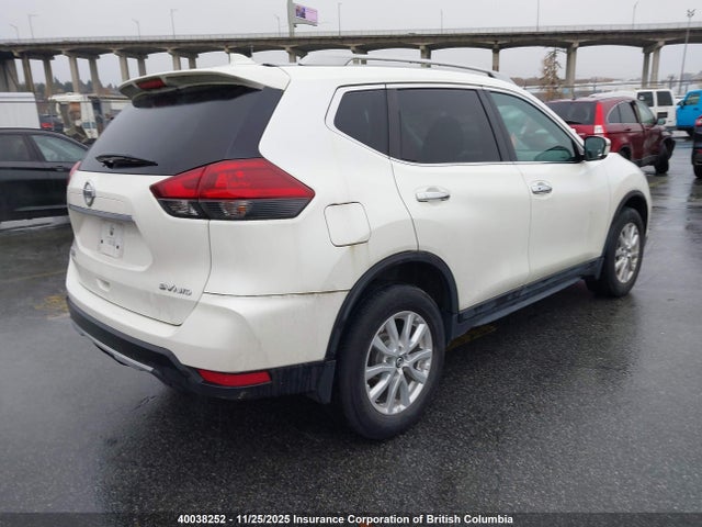 Продаж на аукціоні авто 2018 Nissan Rogue, vin: 5N1AT2MV6JC738233, номер лоту: 40038252