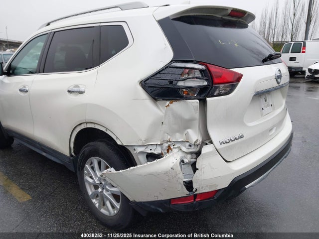 Продаж на аукціоні авто 2018 Nissan Rogue, vin: 5N1AT2MV6JC738233, номер лоту: 40038252