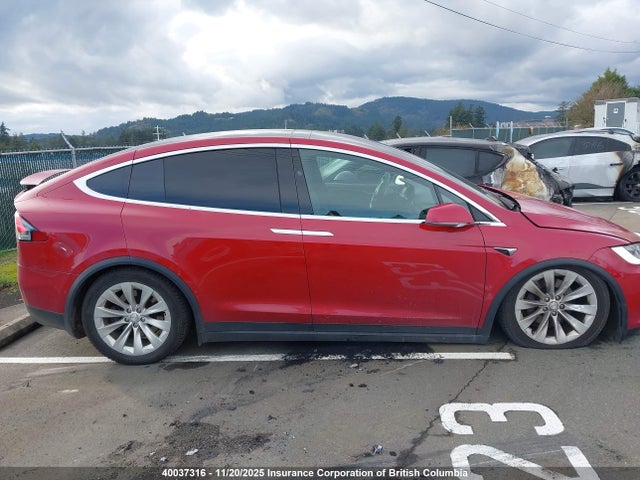 5YJXCDE28JF138136 Tesla MODEL X