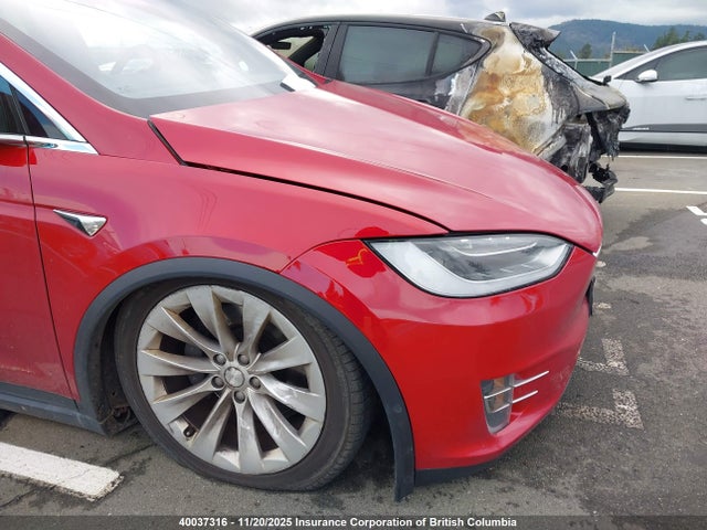 5YJXCDE28JF138136 Tesla MODEL X
