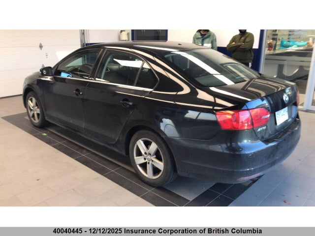40040445 :رقم المزاد ، 3VWD07AJ4EM245130 vin ، 2014 Volkswagen Jetta مزاد بيع