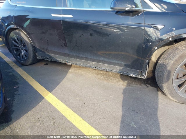 5YJXCAE25JF088973 Tesla Model X Awd/standard Range