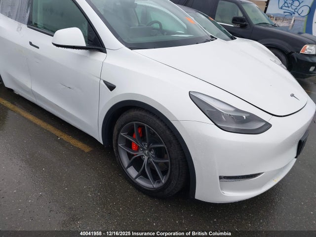 Продажа на аукционе авто 2021 Tesla Model Y, vin: 5YJYGDEF2MF202221, номер лота: 40041958