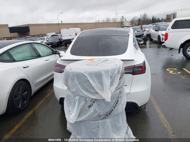 Продажа на аукционе авто 2021 Tesla Model Y, vin: 5YJYGDEF2MF202221, номер лота: 40041958