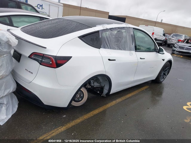 Продажа на аукционе авто 2021 Tesla Model Y, vin: 5YJYGDEF2MF202221, номер лота: 40041958