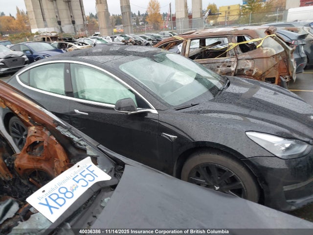 5YJ3E1EB0KF208883 Tesla MODEL 3