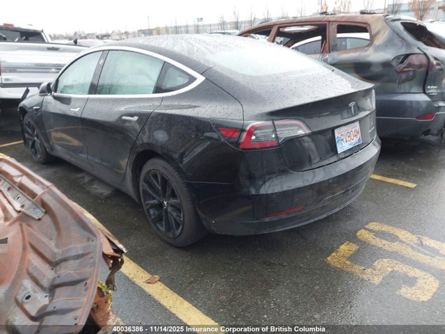 5YJ3E1EB0KF208883 Tesla MODEL 3