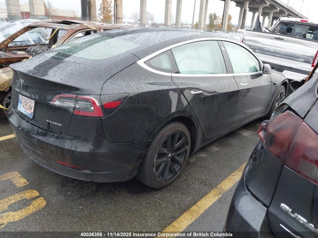5YJ3E1EB0KF208883 Tesla MODEL 3