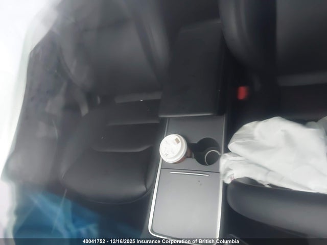 5YJ3E1EAXMF930016 Tesla MODEL 3