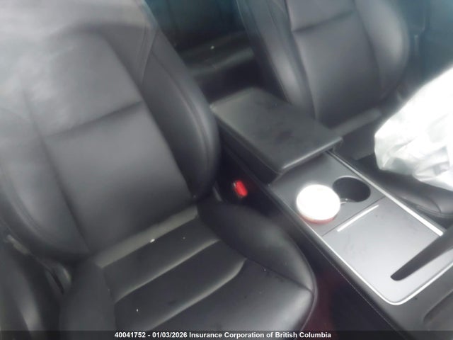 5YJ3E1EAXMF930016 Tesla MODEL 3