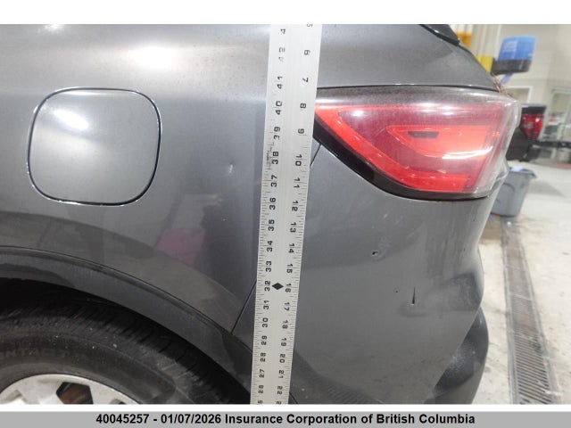 40045257 :رقم المزاد ، 1FMCU9G6XMUA30360 vin ، 2021 Ford Escape Se مزاد بيع