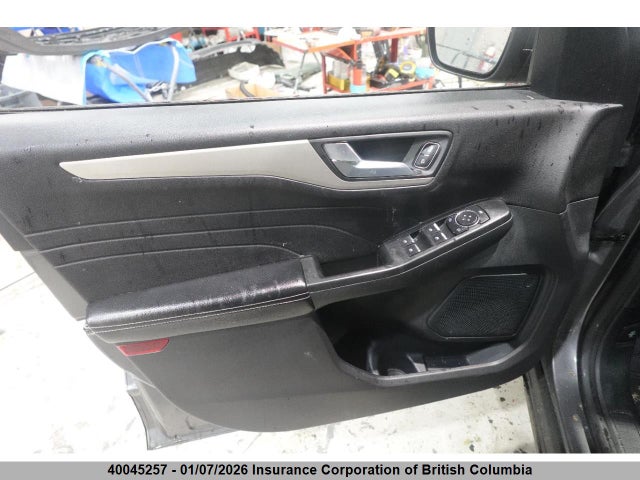 40045257 :رقم المزاد ، 1FMCU9G6XMUA30360 vin ، 2021 Ford Escape Se مزاد بيع