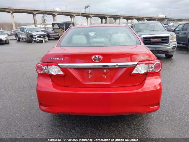 40045813 :رقم المزاد ، 2T1BU4EE6BC742422 vin ، 2011 Toyota Corolla S/le مزاد بيع