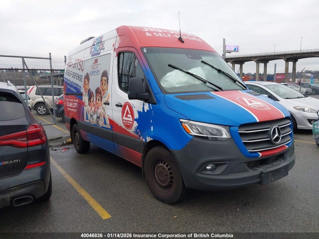 40046836 :رقم المزاد ، W1Z4KFHY4RP626400 vin ، 2024 Mercedes-benz Sprinter 2500 مزاد بيع