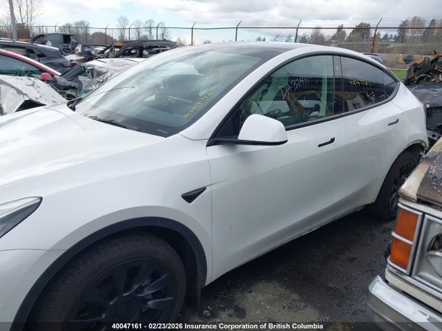 7SAYGAEE6NF572064 Tesla Model Y