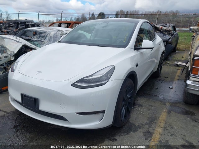 7SAYGAEE6NF572064 Tesla Model Y