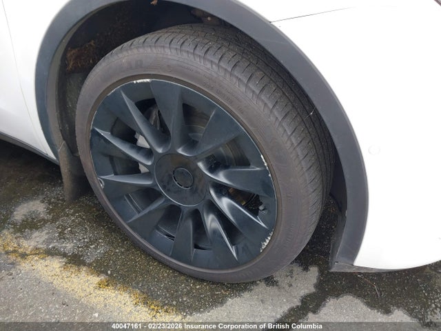 7SAYGAEE6NF572064 Tesla Model Y