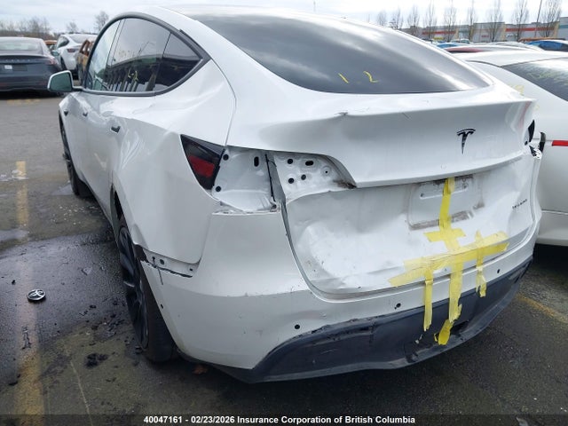 7SAYGAEE6NF572064 Tesla Model Y