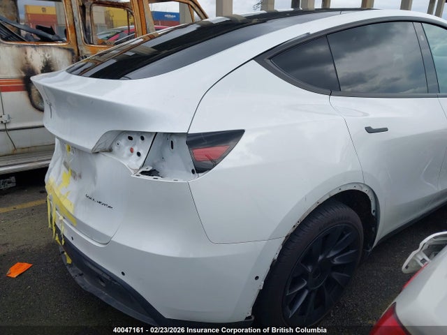 7SAYGAEE6NF572064 Tesla Model Y