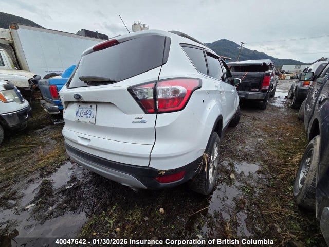 1FMCU9GD6JUB56242 Ford ESCAPE SE