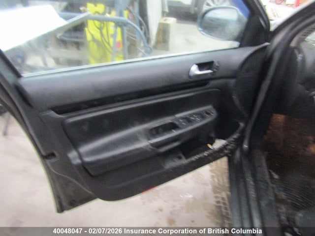 3VWPL7AJ6EM611075 Volkswagen Golf