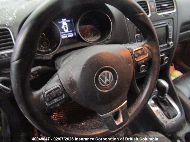 3VWPL7AJ6EM611075 Volkswagen Golf