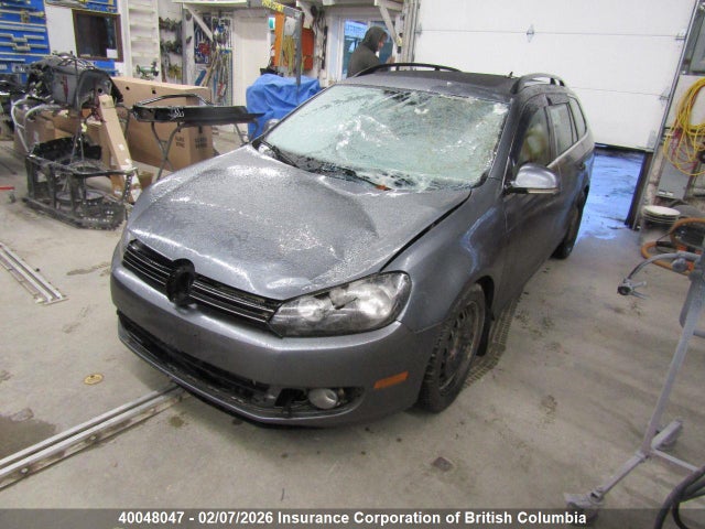 3VWPL7AJ6EM611075 Volkswagen Golf