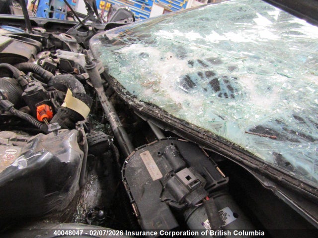 3VWPL7AJ6EM611075 Volkswagen Golf