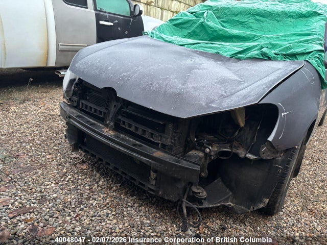 3VWPL7AJ6EM611075 Volkswagen Golf