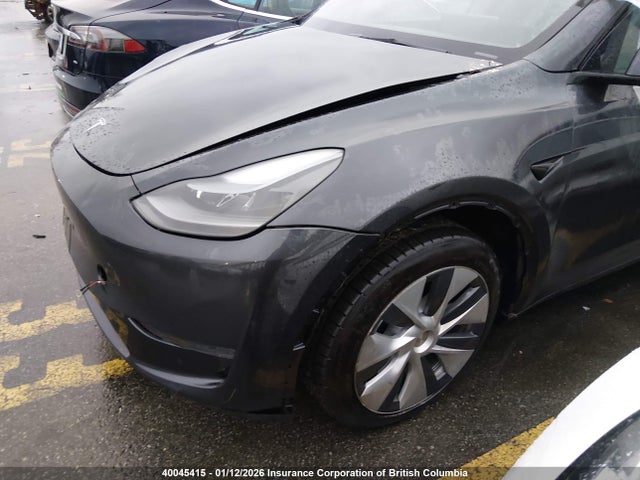 7SAYGAEE8RF072980 Tesla Model Y