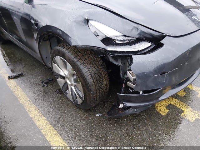 7SAYGAEE8RF072980 Tesla Model Y