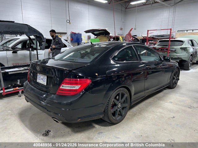 2013 Mercedes-benz C 350 4mati მანქანა იყიდება აუქციონზე, vin: WDDGJ8JB1DF943937, აუქციონის ნომერი: 40048956