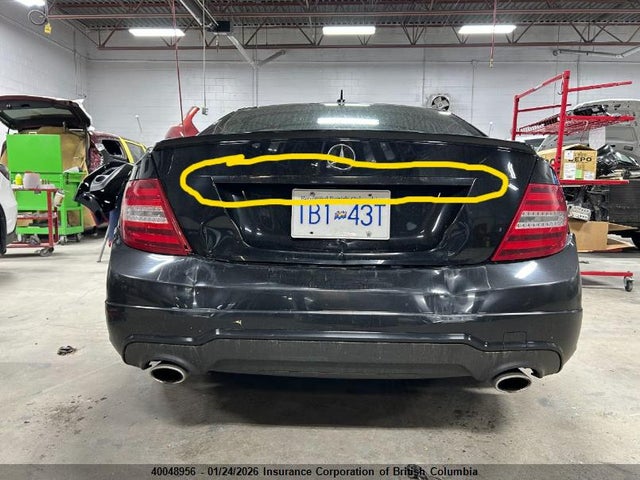 2013 Mercedes-benz C 350 4mati მანქანა იყიდება აუქციონზე, vin: WDDGJ8JB1DF943937, აუქციონის ნომერი: 40048956
