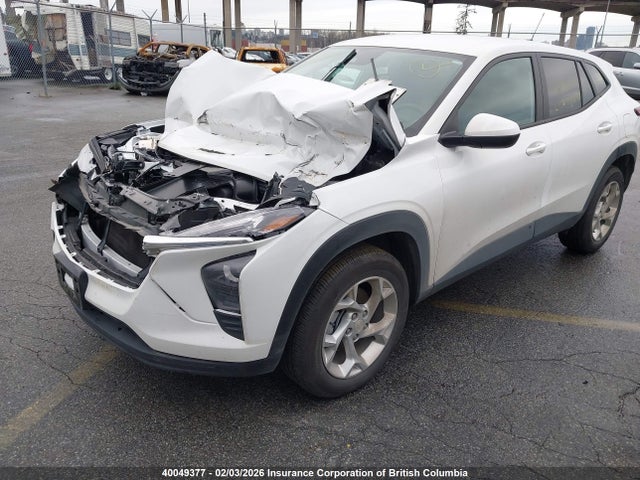 Chevrolet Trax 2025 KL77LFE26SC087856 Image 2