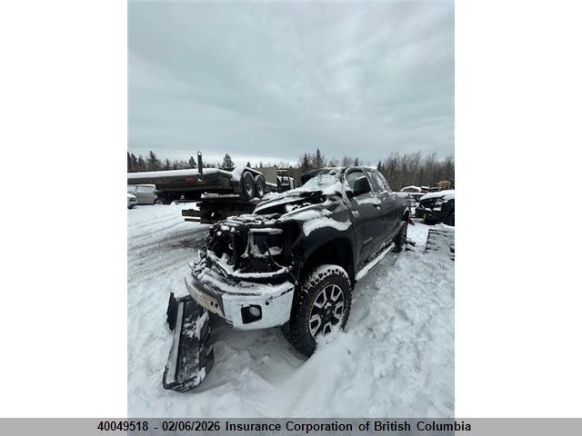 5TFUY5F13HX671351 Toyota Tundra Sr5 Plus 5.7l V8