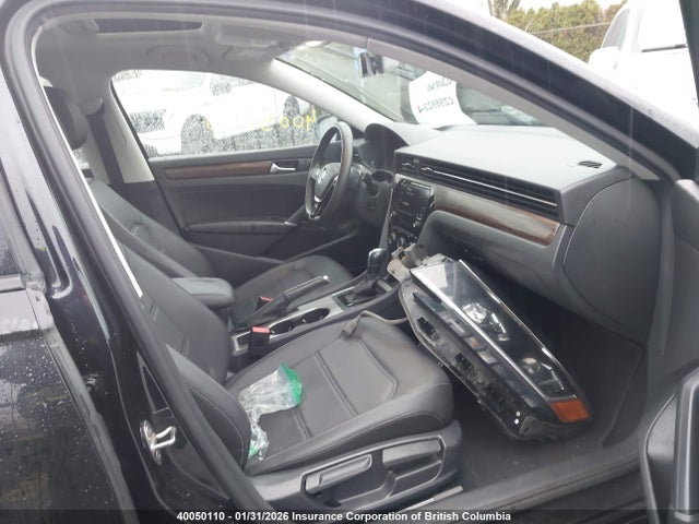 1VWBA7A38NC009359 Volkswagen Passat 2.0t Limited Edition
