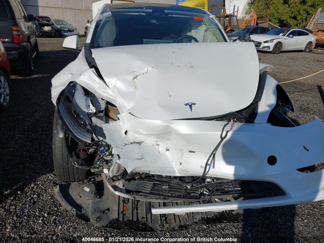 7SAYGDEF2RF082088 Tesla Model Y
