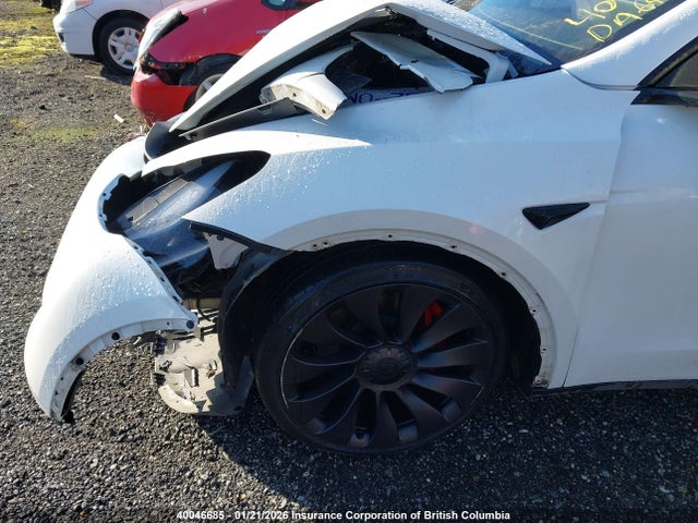 7SAYGDEF2RF082088 Tesla Model Y