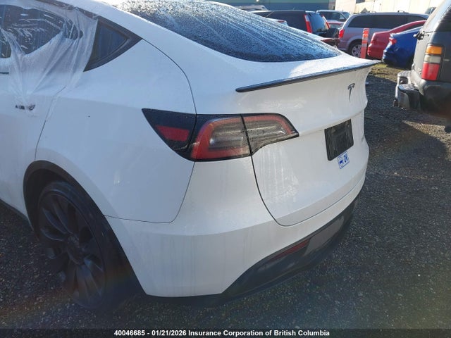 7SAYGDEF2RF082088 Tesla Model Y