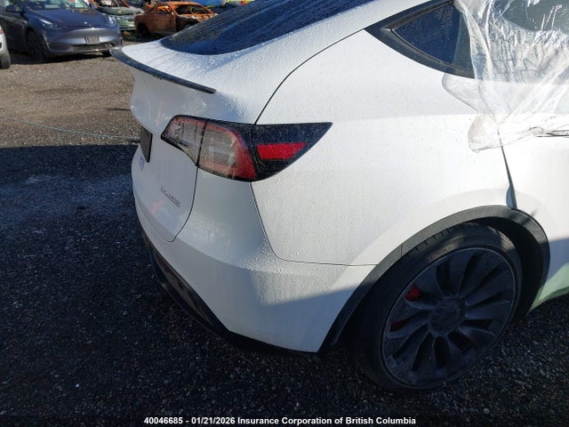 7SAYGDEF2RF082088 Tesla Model Y