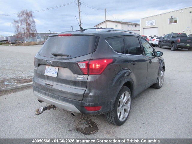 1FMCU9J93KUB40859 Ford Escape Titanium