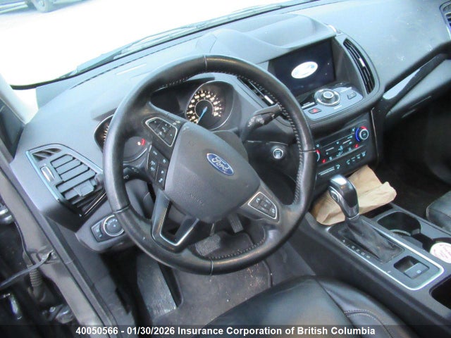 1FMCU9J93KUB40859 Ford Escape Titanium