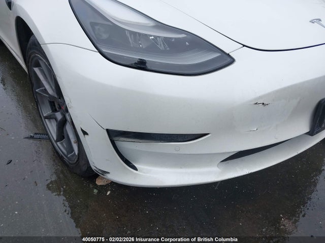 5YJ3E1EA8NF158617 Tesla MODEL 3