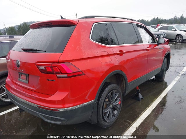 3VV2B7AX6NM091708 Volkswagen TIGUAN SE